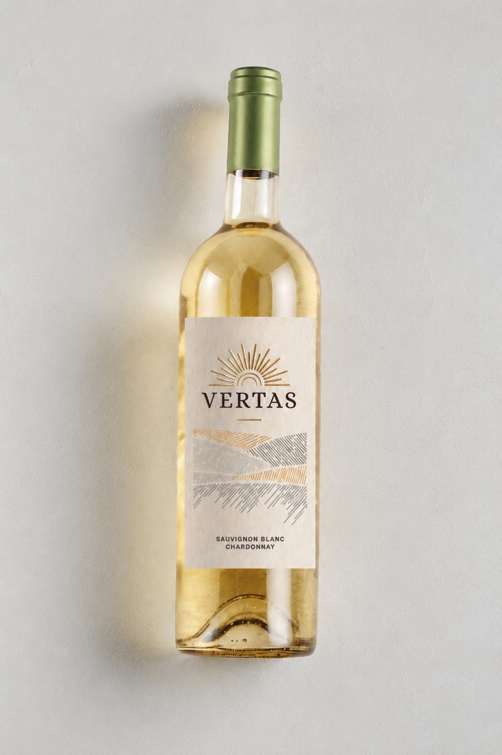 Sticlă vin Vertas Sauvignon și Chardonnay Alb Sec 750ml de la Divertas M